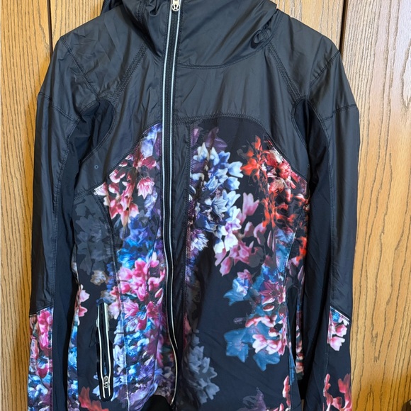 lululemon athletica Jackets & Blazers - Lululemon Run: Get Up And Glow Jacket
Spring Has Sprung Multi / Black